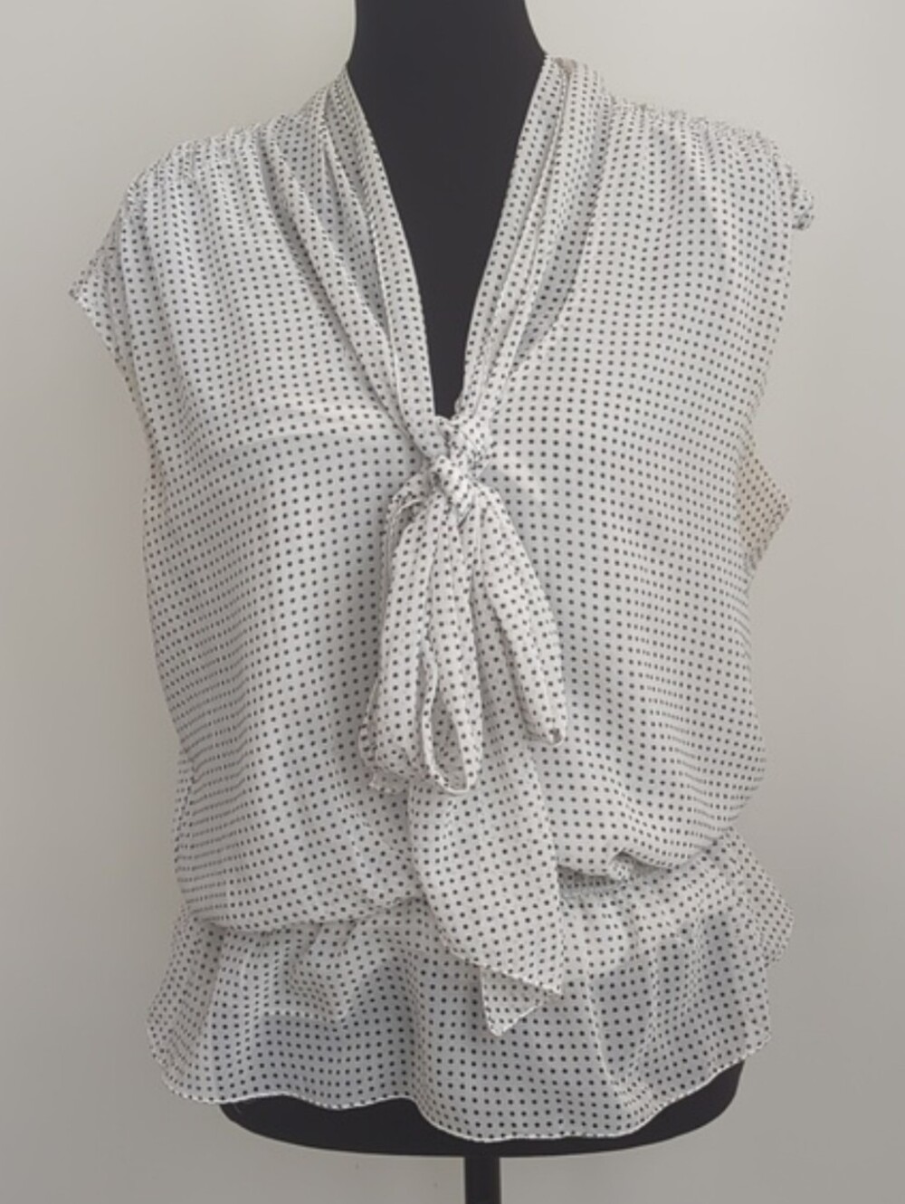 Studio M Sleeveless Polka Dot Tie-Neck Smocked Blousen Top LARGE